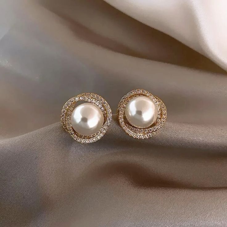 Luminous Pearl & Pave Crystal Halo Studs
