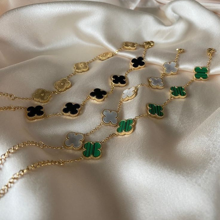 Luxury Clover Charm Gold Bracelet – Elegant Flower Link Bracelet for Women