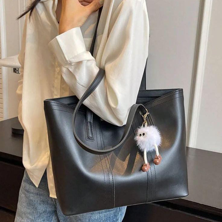 The Executive Structured Tote – Saffiano-Grade Midnight Black