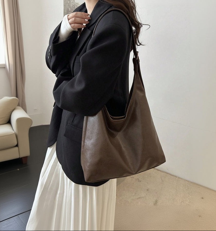 Artisan Baroque Pearl Choker – Gold Pavé Butterfly Accent