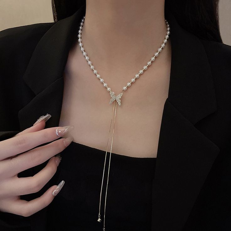 Elegant Pearl Butterfly Pendant Necklace – Luxury Y-Shaped Gold Chain for Women