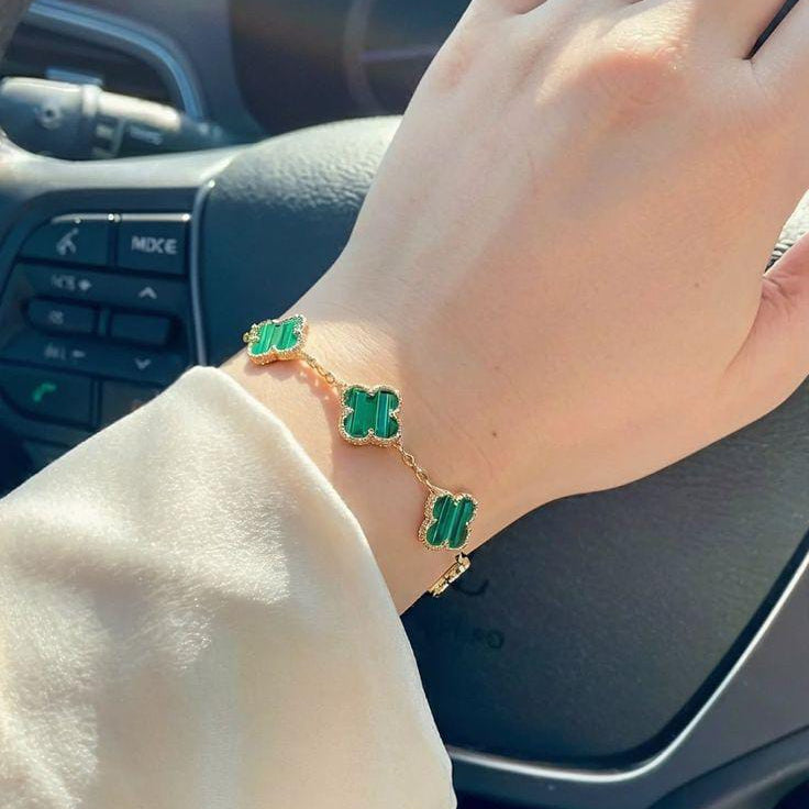 Luxury Clover Charm Gold Bracelet – Elegant Flower Link Bracelet for Women